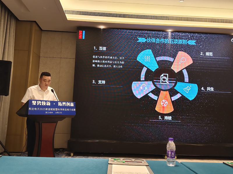 68ff14030bc79.jpg 14.jpg